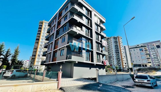 ÜNİVERSİTE CADDESİNE YAKIN KİRALIK SIFIR 2+1 DAİRE